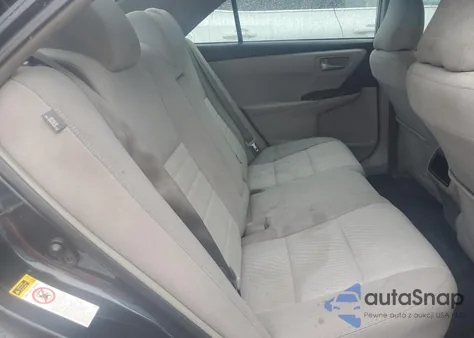 2015 Toyota Camry Le z USA, uszkodzony, nr VIN 4T1BF1FK0FU092844